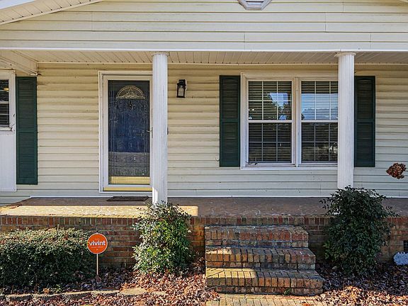 3rd image of 774 Abbott Rd