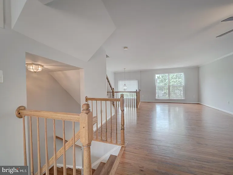 8241 Humphrey Ln — Photo 12