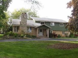 1115 Indianwood Dr, Brookfield, WI 53005