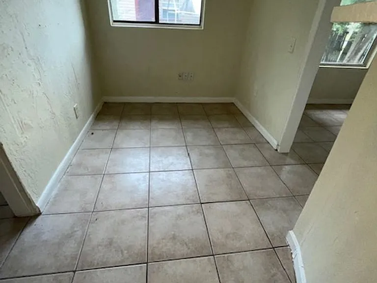 1703 McCarthy Ave — Photo 9