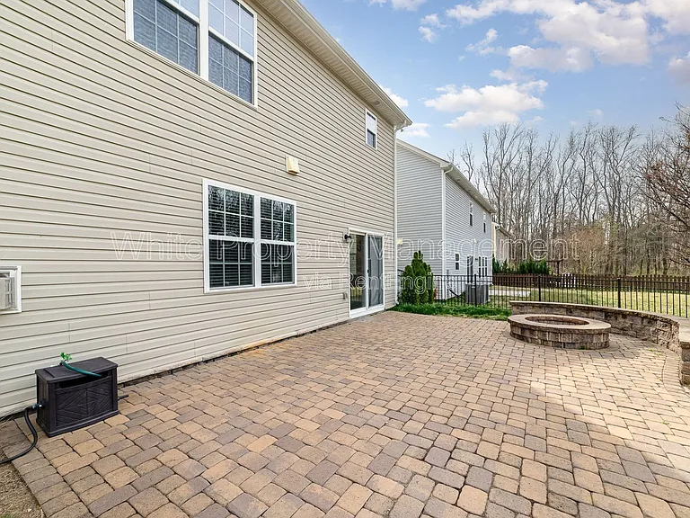 7922 Kelburn Ln — Photo 36