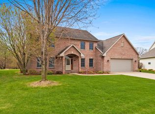 707 Winding Waters Way, De Pere, WI 54115