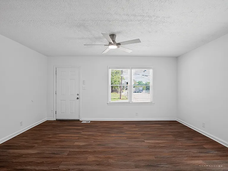 1276 Womack Ave — Photo 10