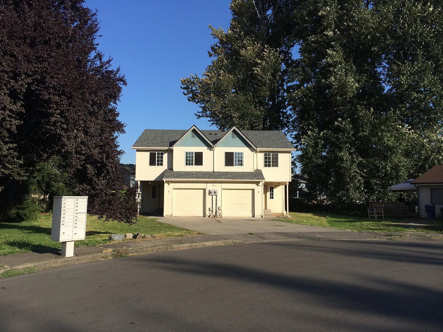 3 bed, 1300 sqft, $2,495 — Photo 1