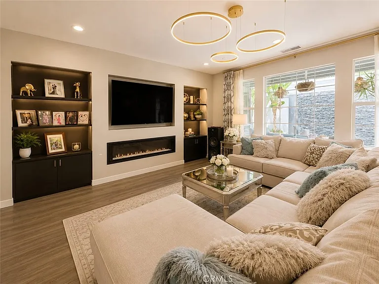 13419 Gardenia Ave — Photo 8