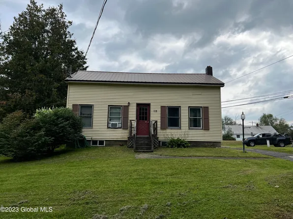 110 Knott Rd, Mayfield, NY 12117