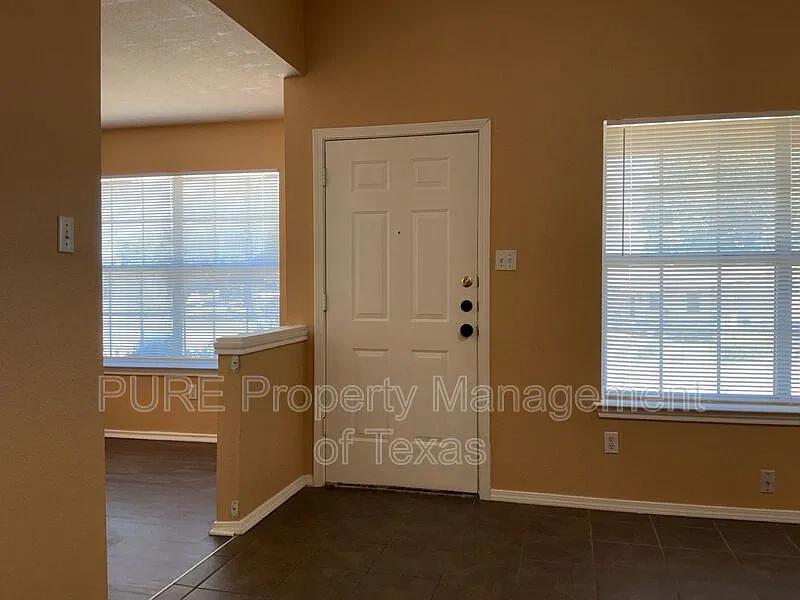 3 bed, 2.0 bath, 1146 sqft, $1,525 — Photo 4