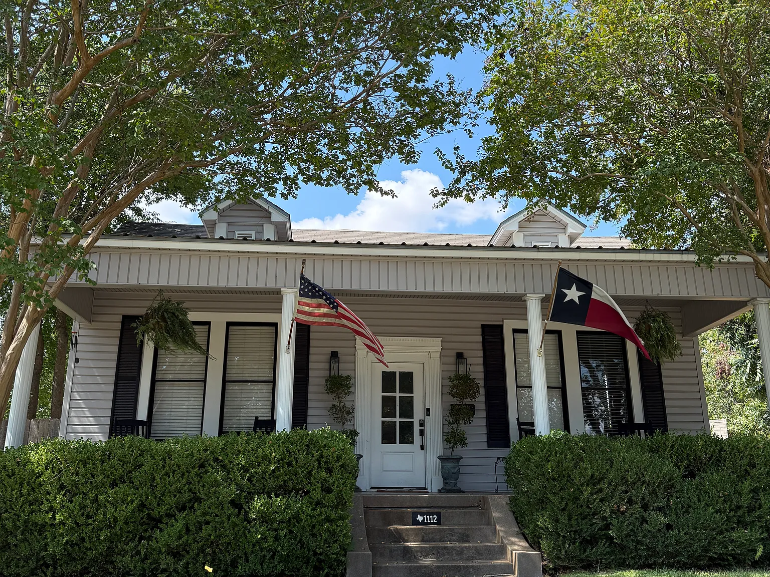 3 bed, 1840 sqft, $2,500 — Photo 1