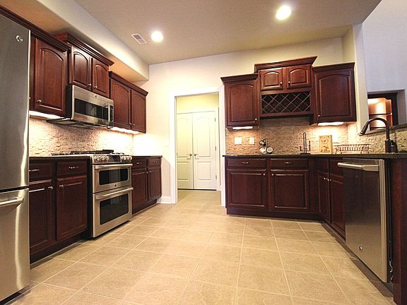 4th image of 713 Arbor Pkwy Unit A