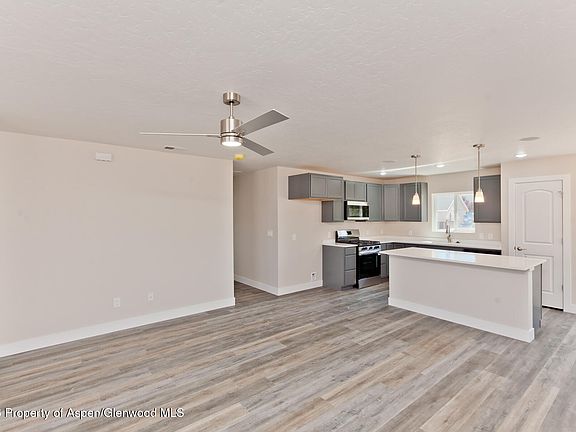 3rd image of 295 W 30th St