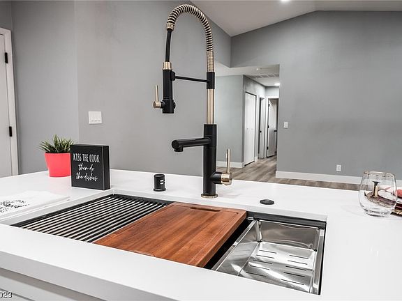 5th image of 7001 Alamosa Way