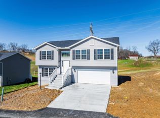 153 Summits Rdg, Morgantown, WV 26508