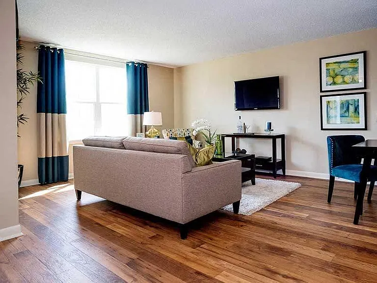 Ventana at the Lake Apartments — Photo 7