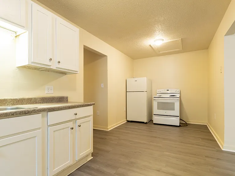 1818 Leland St — Photo 7