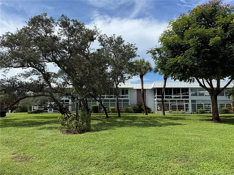 2929 SE Ocean Blvd #8 — Photo 18