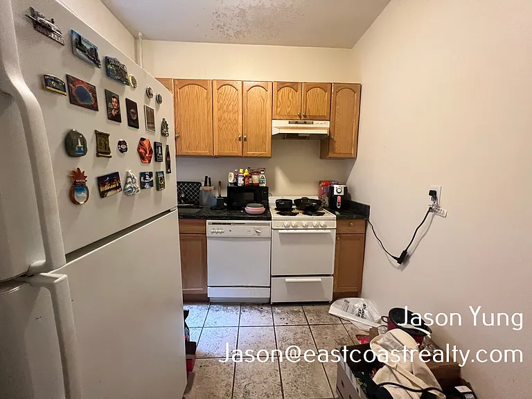 27 Queensberry St #10 — Photo 6