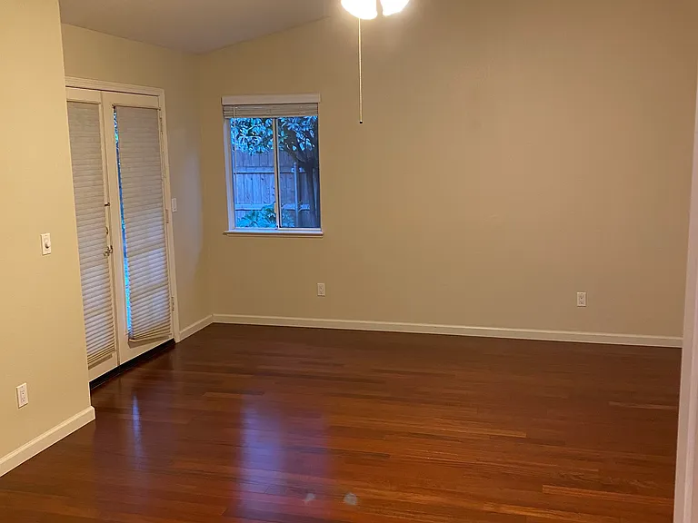 1740 Corsica Dr — Photo 9