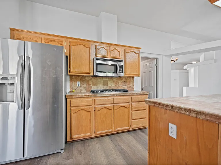 1057 E La Loma Ave — Photo 20