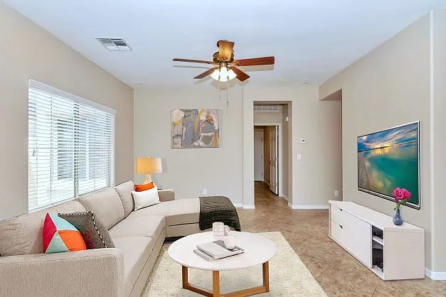 3659 W Thalia Ct — Photo 4