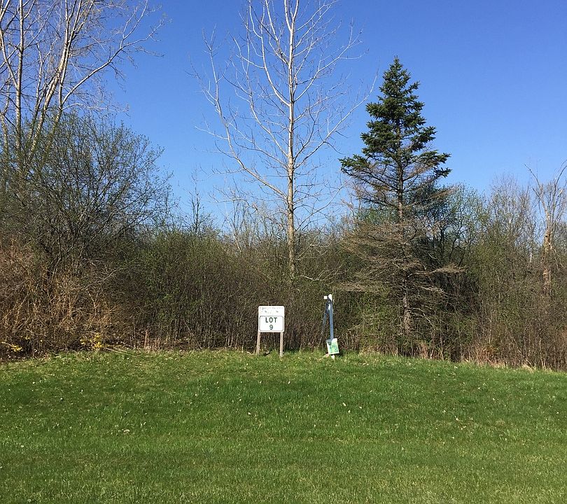 2nd image of 8 Hickory Dr Lot 9