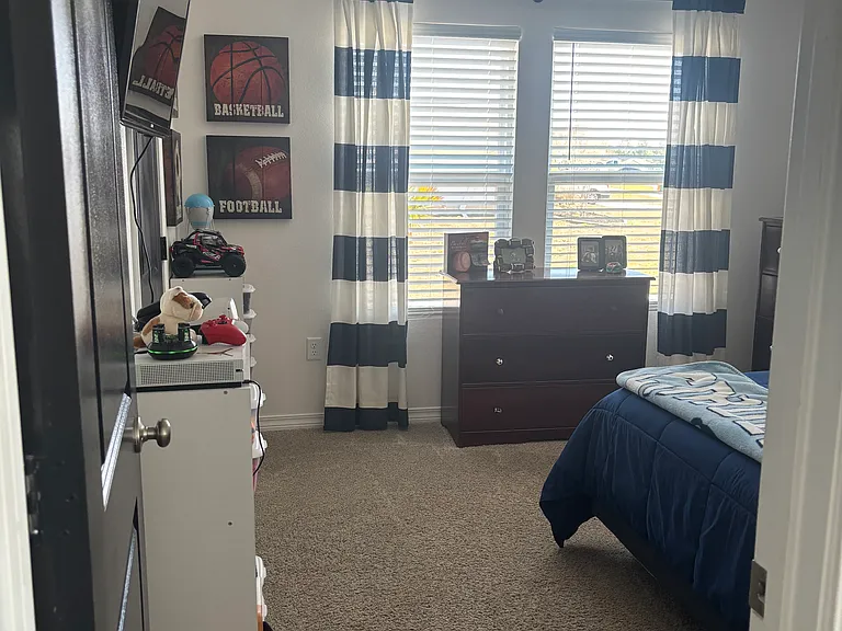 4884 Kensington Ln — Photo 33