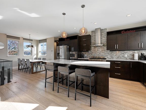 4th image of 3756 Lakeshore Rd Unit 18