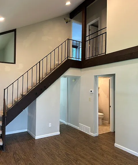 446 Down Hill Dr — Photo 2