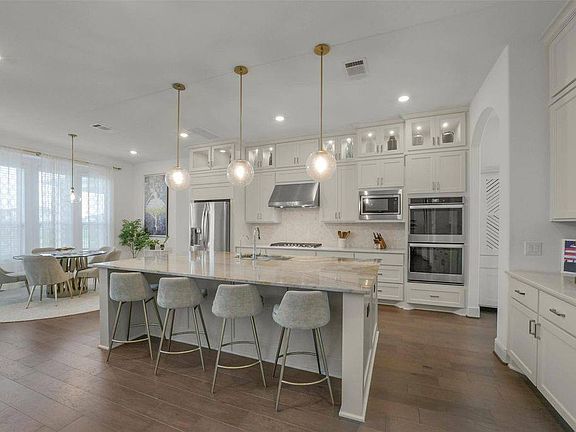 5th image of 2018 Grove Terrace Ln