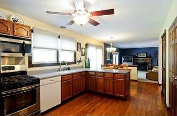 4th image of 591 Peachtree Ln