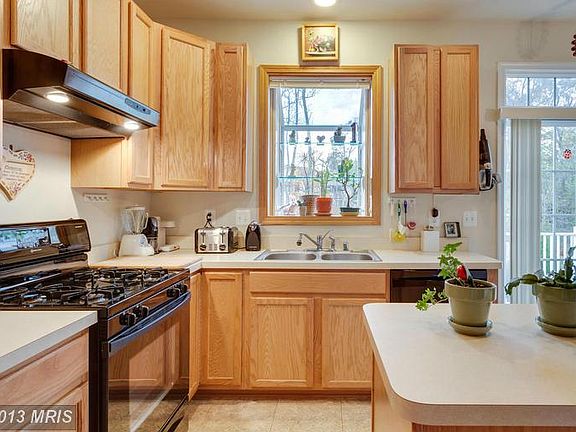 3rd image of 107 Tattersall Ct