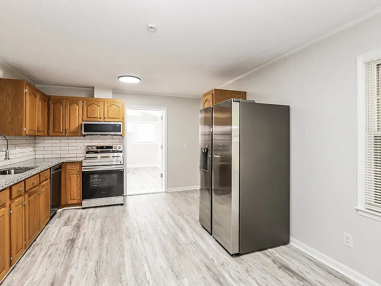 5401 Bayberry Ln — Photo 3