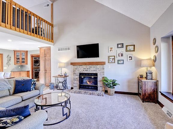 3rd image of 1136 Villa Park Dr