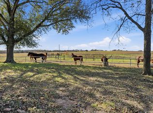 6921 Schulz Ln, Bleiblerville, TX 78931