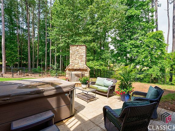5th image of 1215 Shoal Creek Way