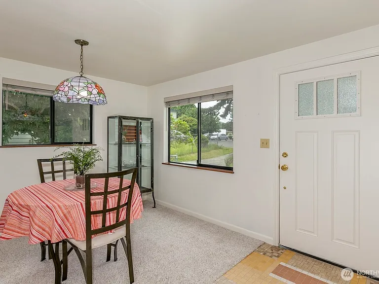 7009 Rainier Dr — Photo 11
