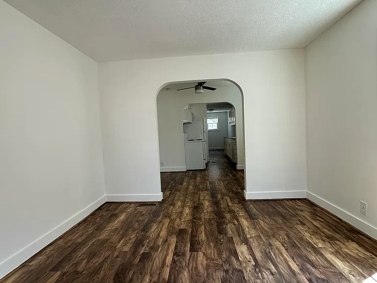2411 S 5th St — Photo 6