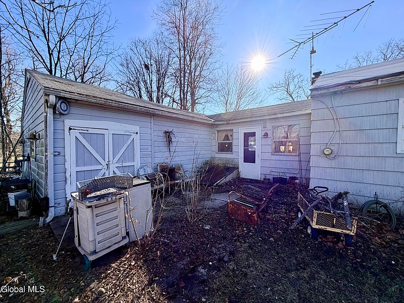 5th image of 127 Sulphur Springs Road