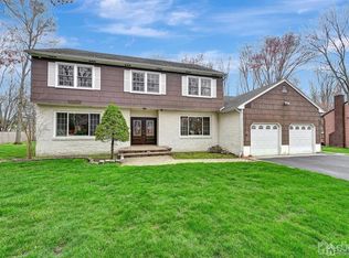 9 Tara Dr, Matawan, NJ 07747