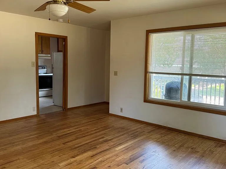 260 Cavalier Dr — Photo 10