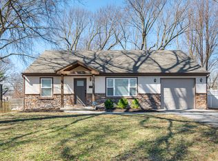 7616 Foster St, Overland Park, KS 66204