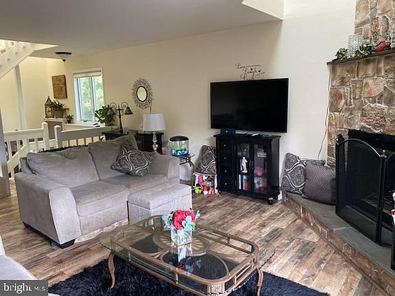 4th image of 5441 Pinehurst Dr