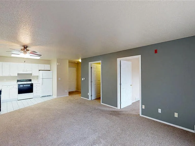 Sierra Vista Apartments — Photo 64