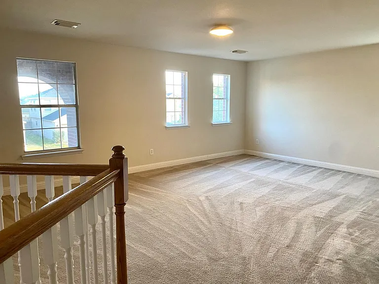 518 Remington Chase Ct — Photo 8