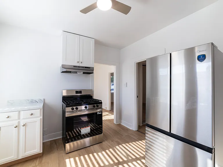 1610 Kearney St — Photo 8