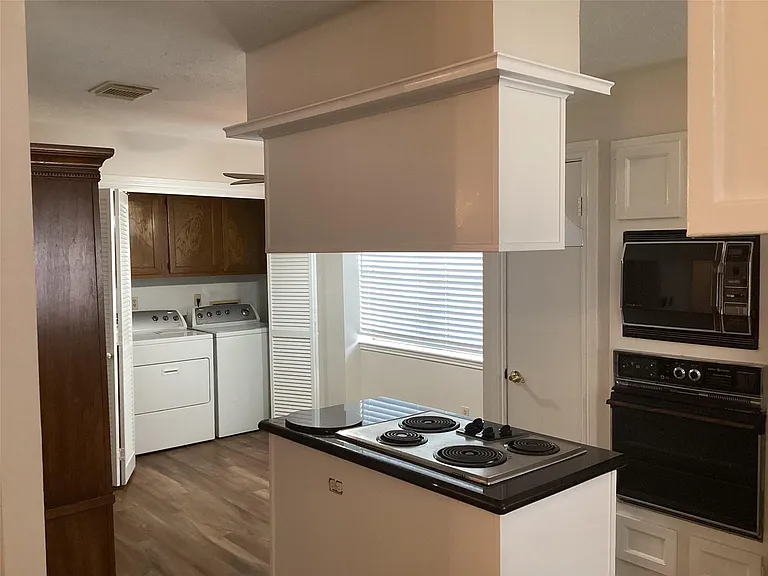 10218 Sagemark Dr — Photo 7