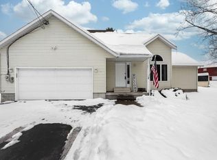 75 Dewey Dr, Fulton, NY 13069