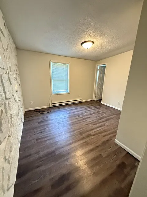 1 bed, 1.0 bath, $750 — Photo 2