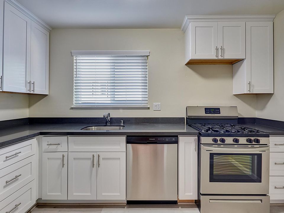 1st image of 1151 Davis St APT 7