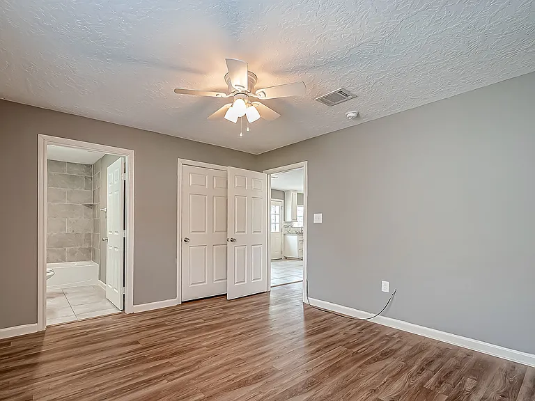 1513 George St — Photo 26
