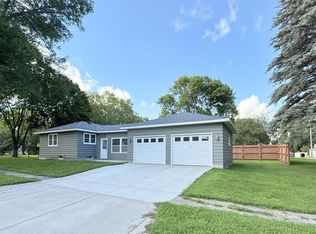 1202 N 5th St, Montevideo, MN 56265